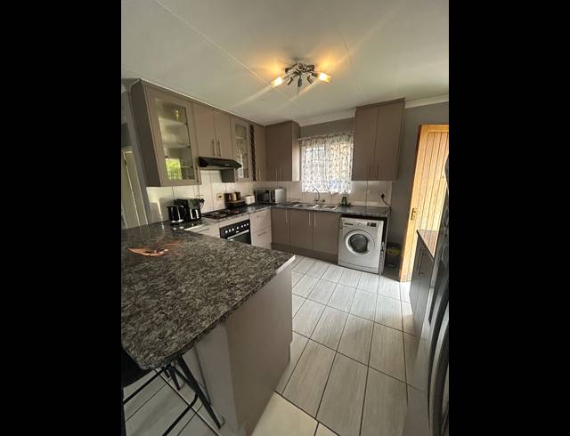 2 BEDROOM CLUSTER FOR SALE IN TERENURE
